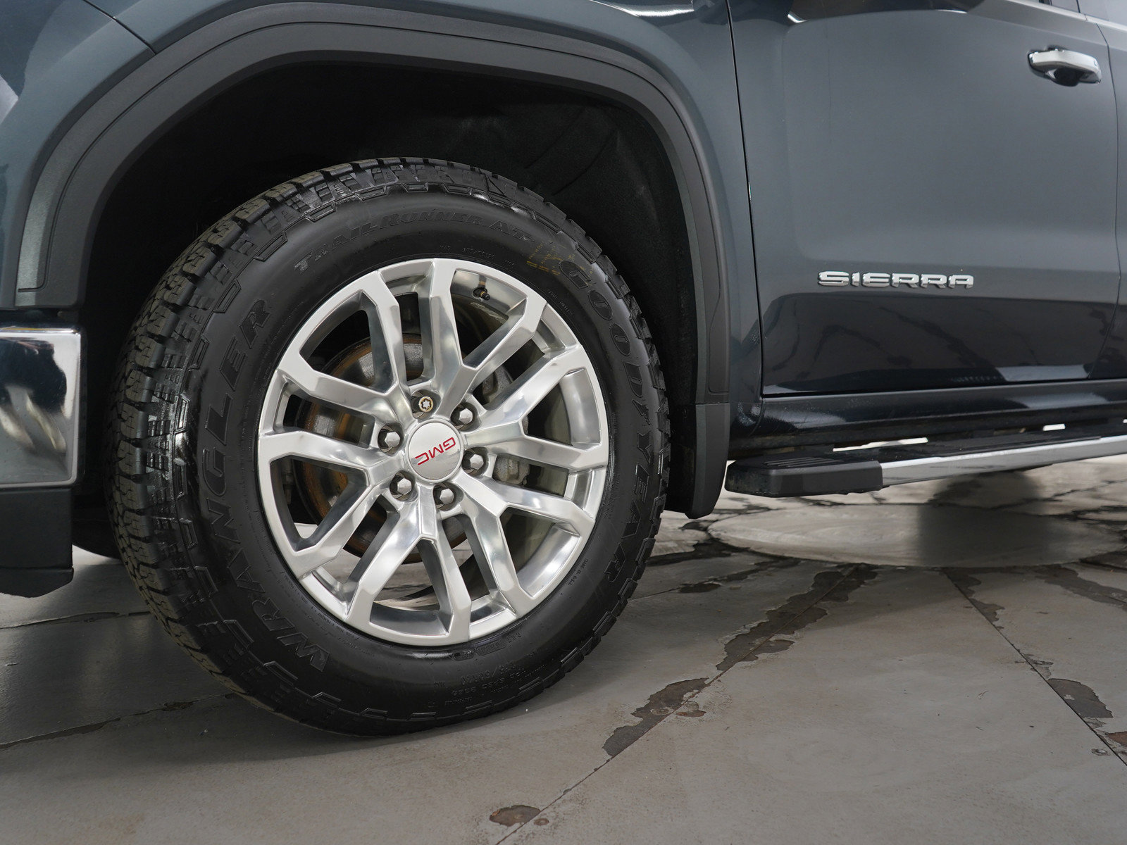 Used 2020 GMC Sierra 1500 SLT w/ SLT Premium Plus Package image 29