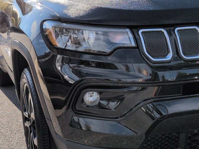 Certified 2022 Jeep Compass Limited AWD/4WD image 9