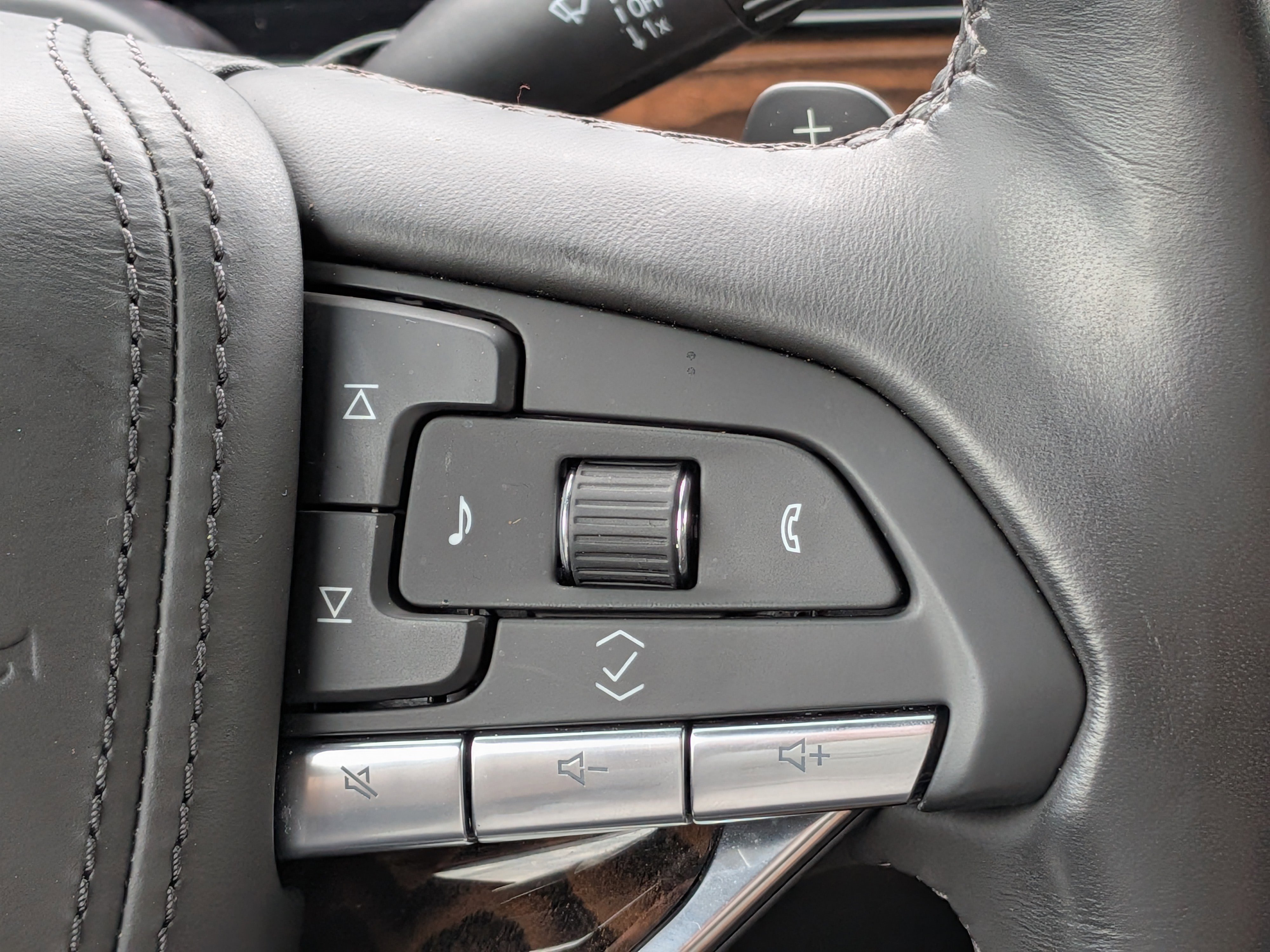 Certified 2023 Cadillac Escalade Sport Platinum image 28