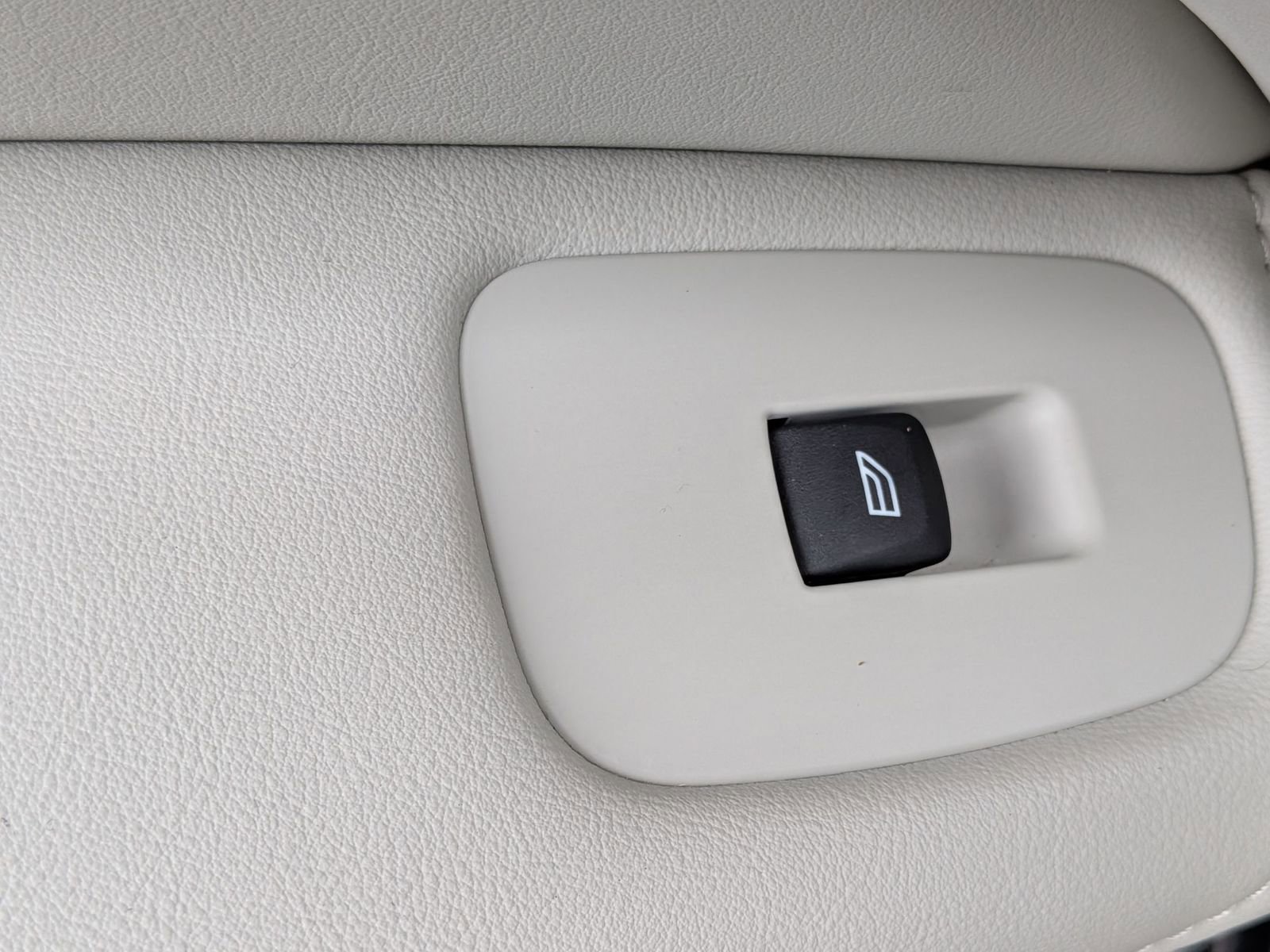 Used 2023 Volvo XC60 B5 Ultimate w/ Climate Package image 29