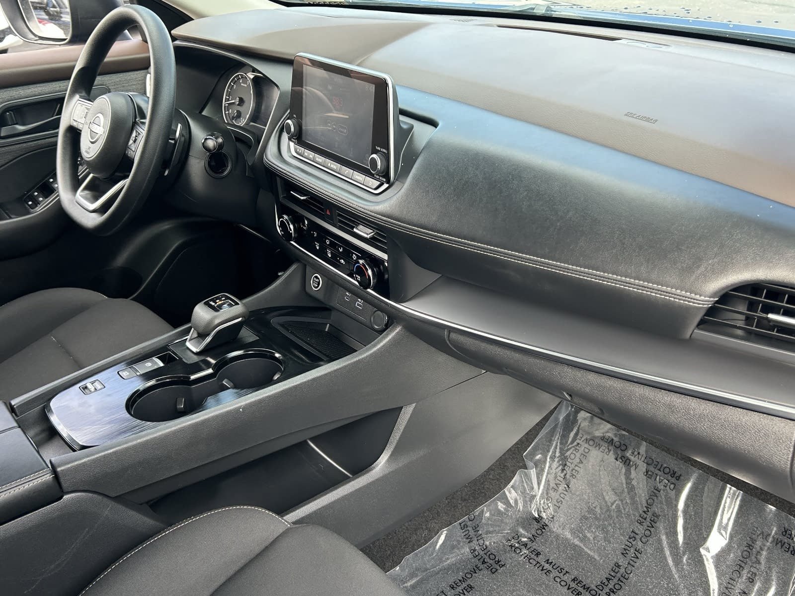 Used 2023 Nissan Rogue S FWD image 15
