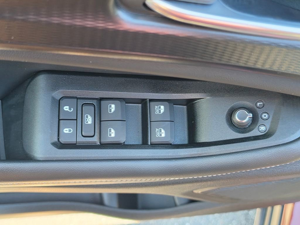 Used 2025 Jeep Grand Cherokee L Altitude AWD/4WD image 13