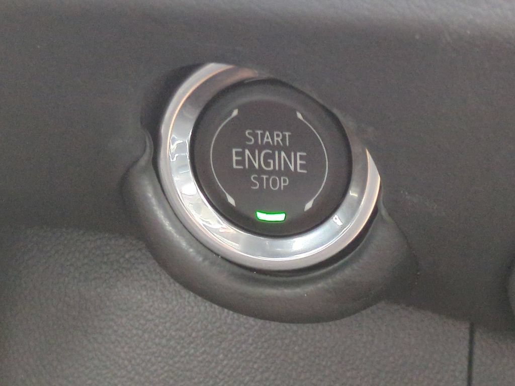 Used 2025 Chevrolet Suburban Z71 AWD/4WD image 35