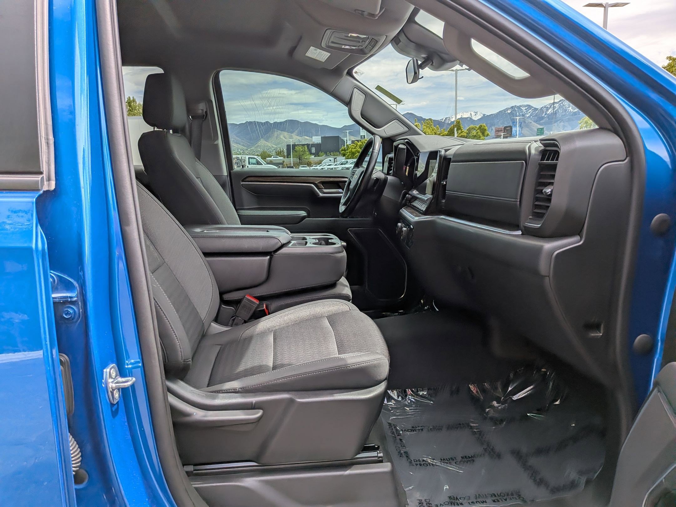 Certified 2022 Chevrolet Silverado 1500 LT AWD/4WD image 28