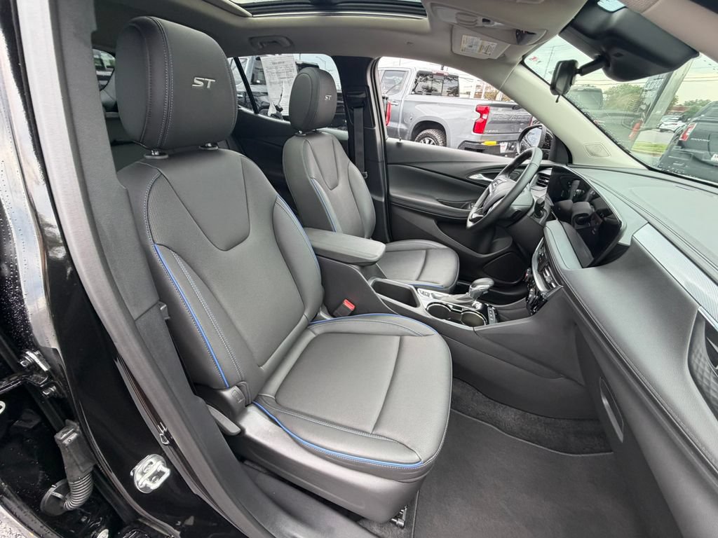 Certified 2026 Buick Encore GX Sport Touring w/ Comfort Package AWD/4WD image 18