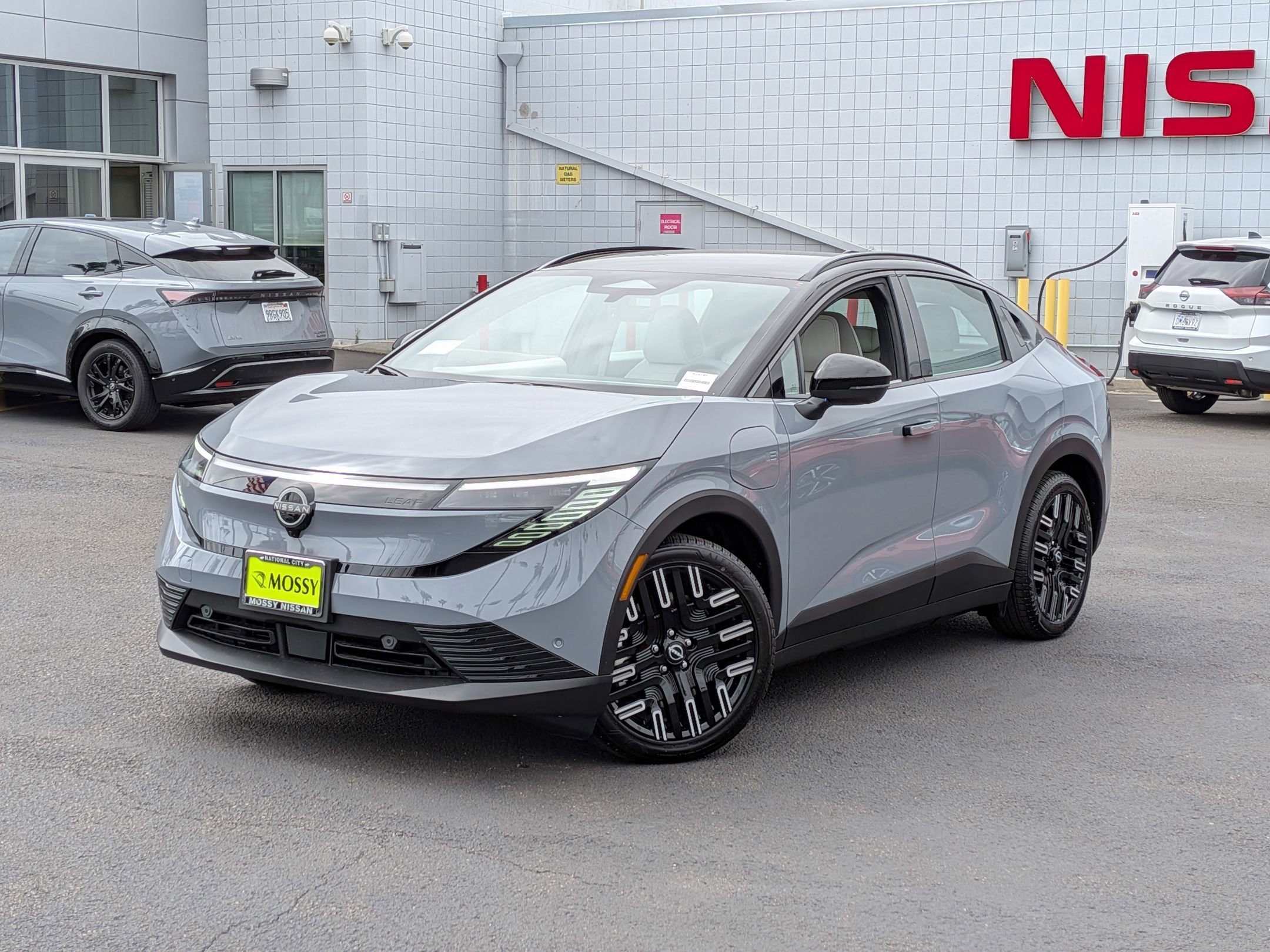 New 2026 Nissan Leaf Platinum+ image 1