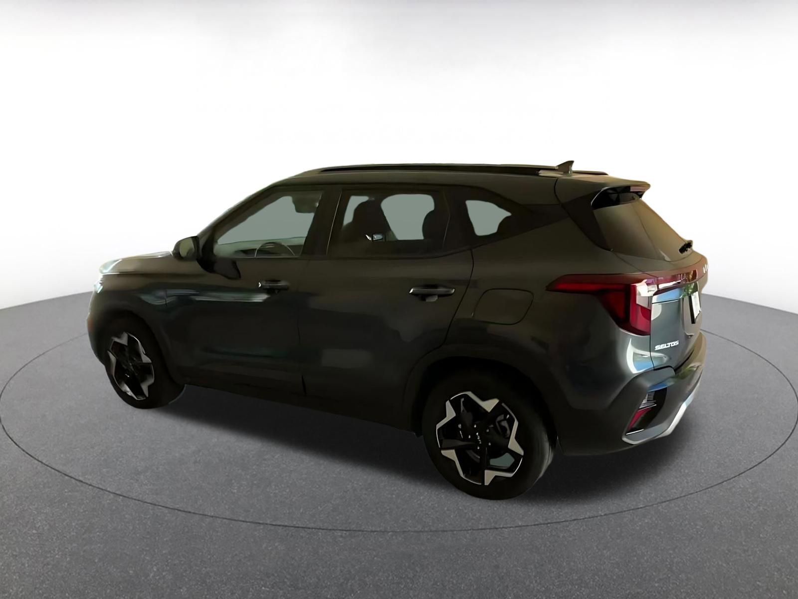 Used 2025 Kia Seltos S FWD image 10