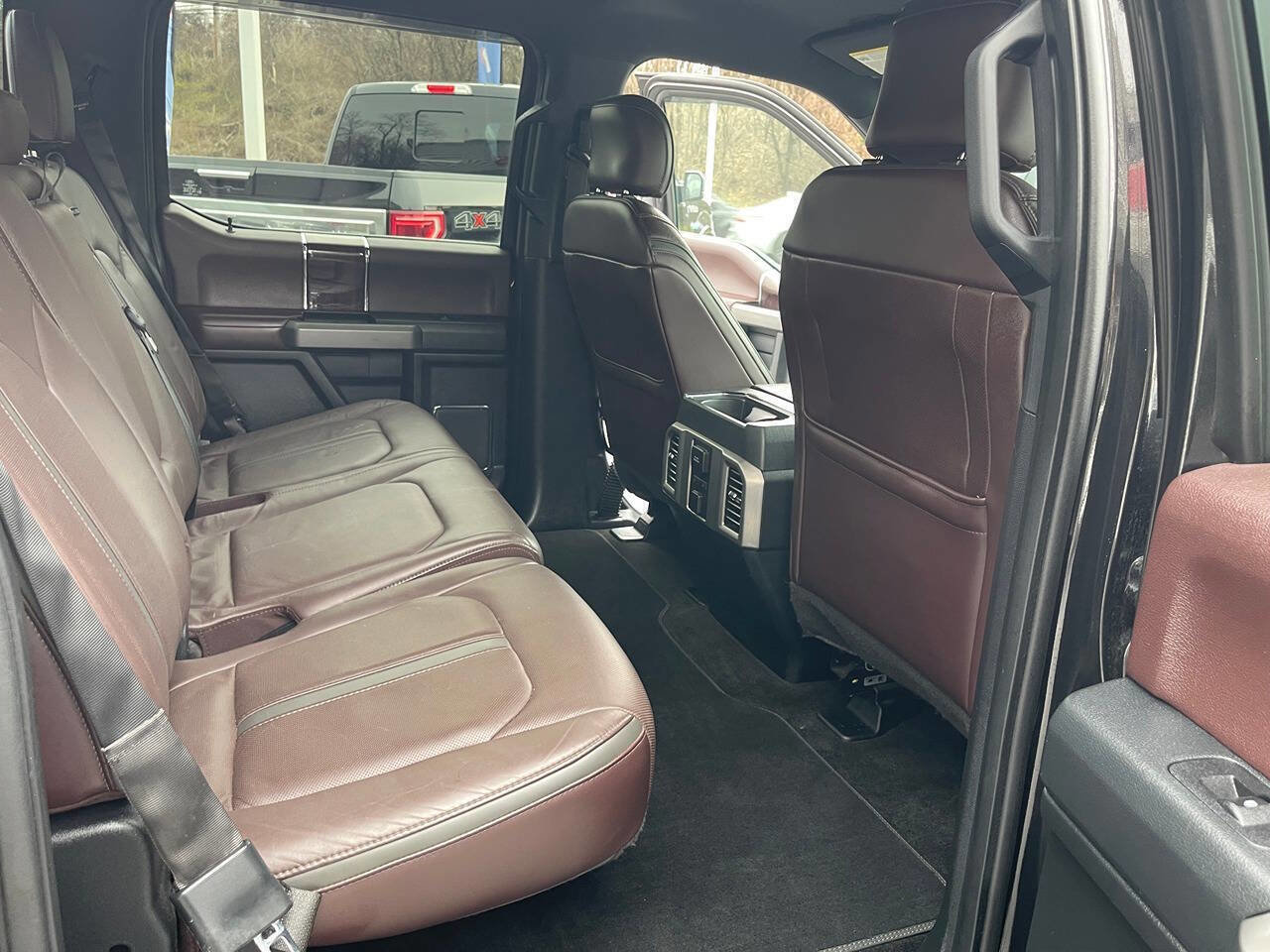 Used 2015 Ford F150 Platinum w/ Equipment Group 701A Luxury AWD/4WD image 34