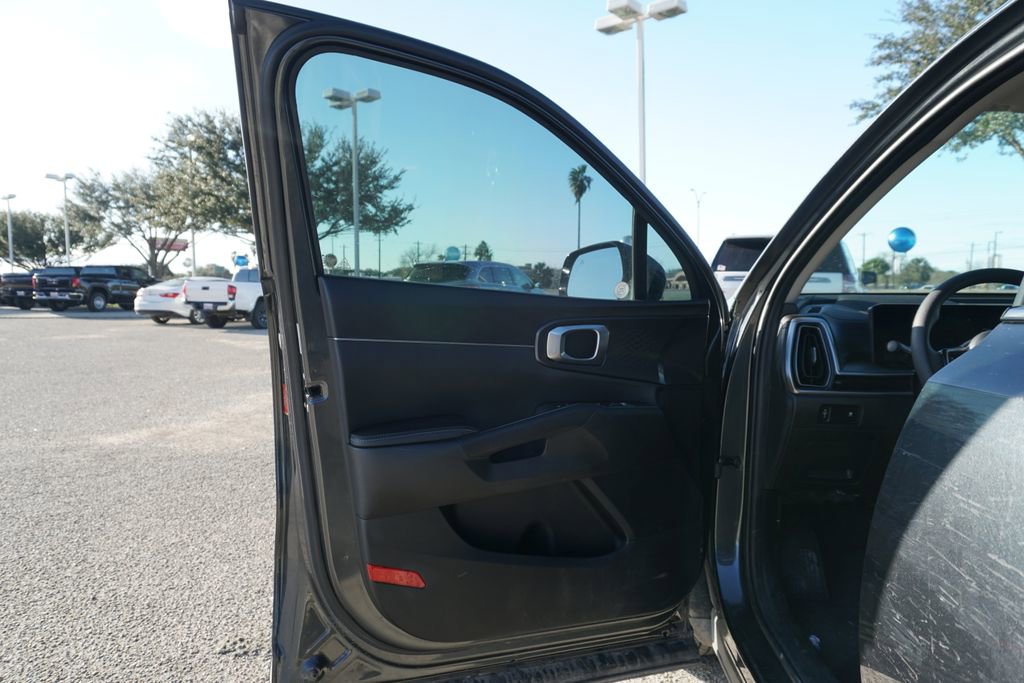 Used 2024 Kia Sorento LX image 14