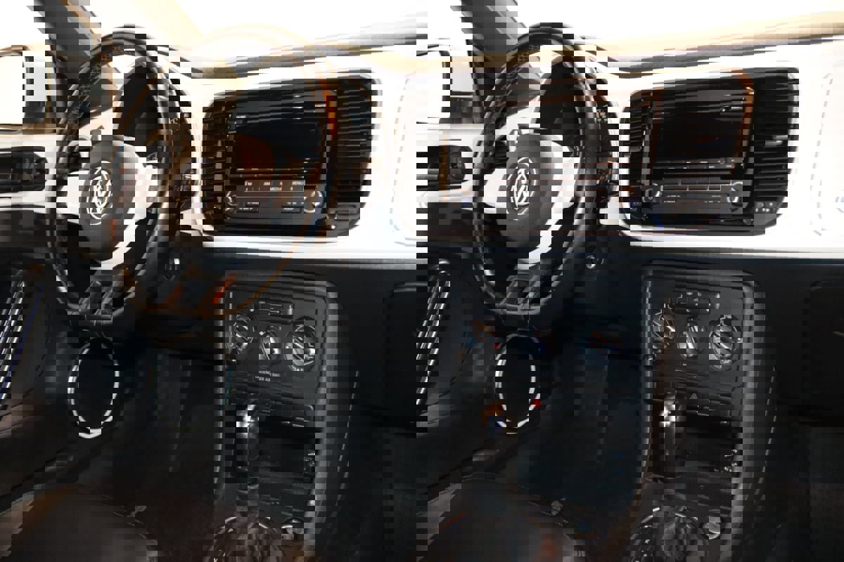 Used 2012 Volkswagen Beetle 2.5 image 51