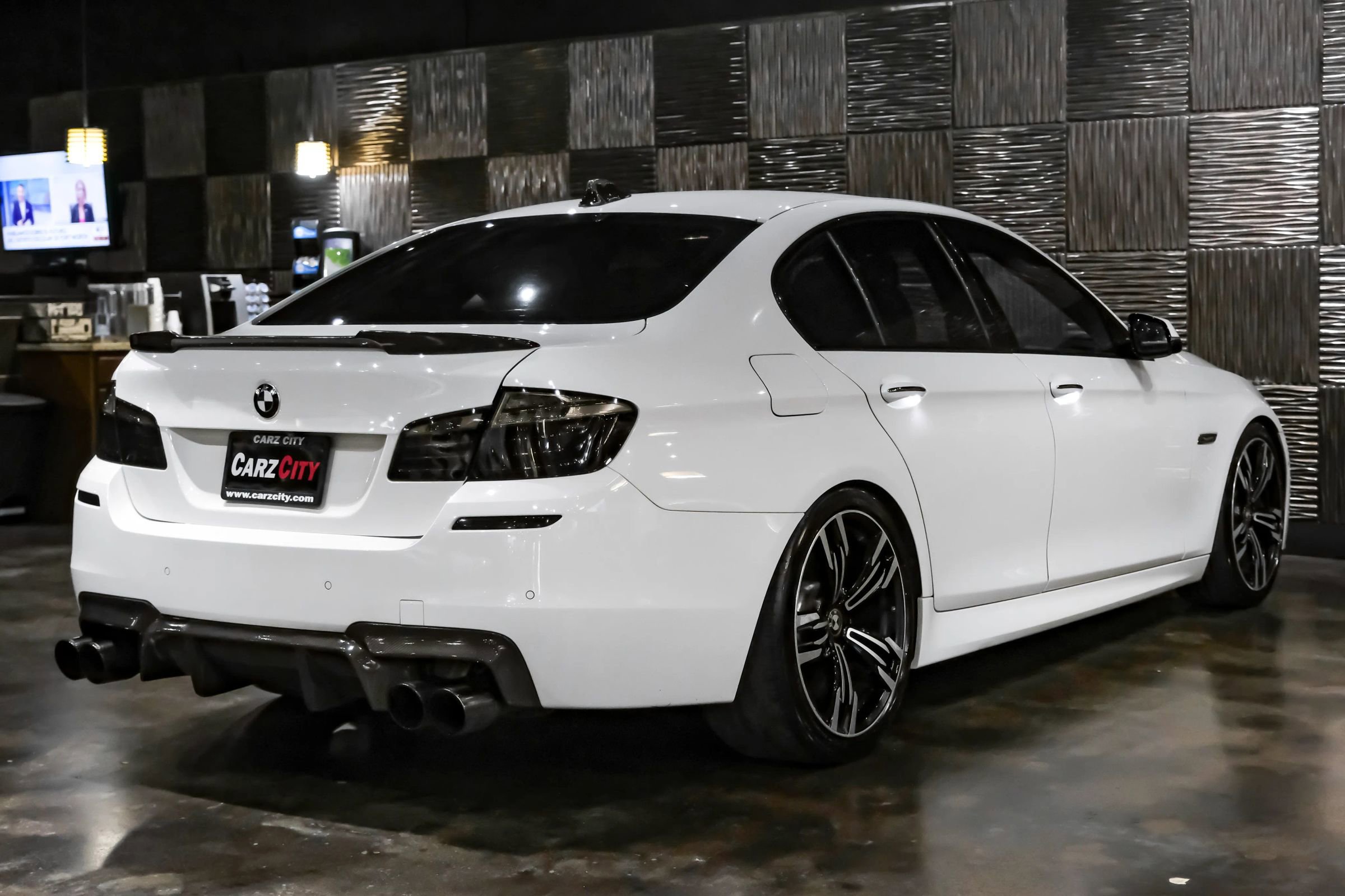 Used 2016 BMW 550i xDrive Sedan AWD/4WD image 10