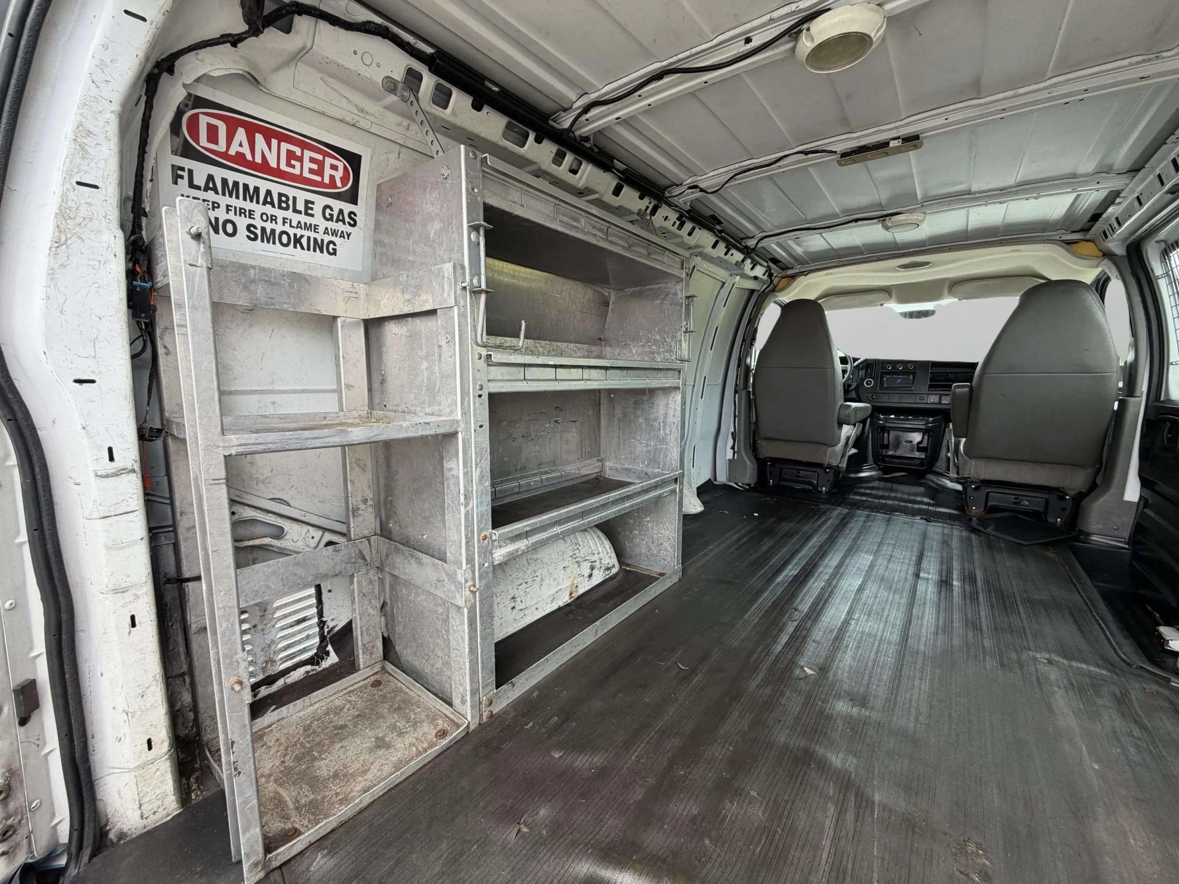 Used 2015 GMC Savana 3500 RWD image 24
