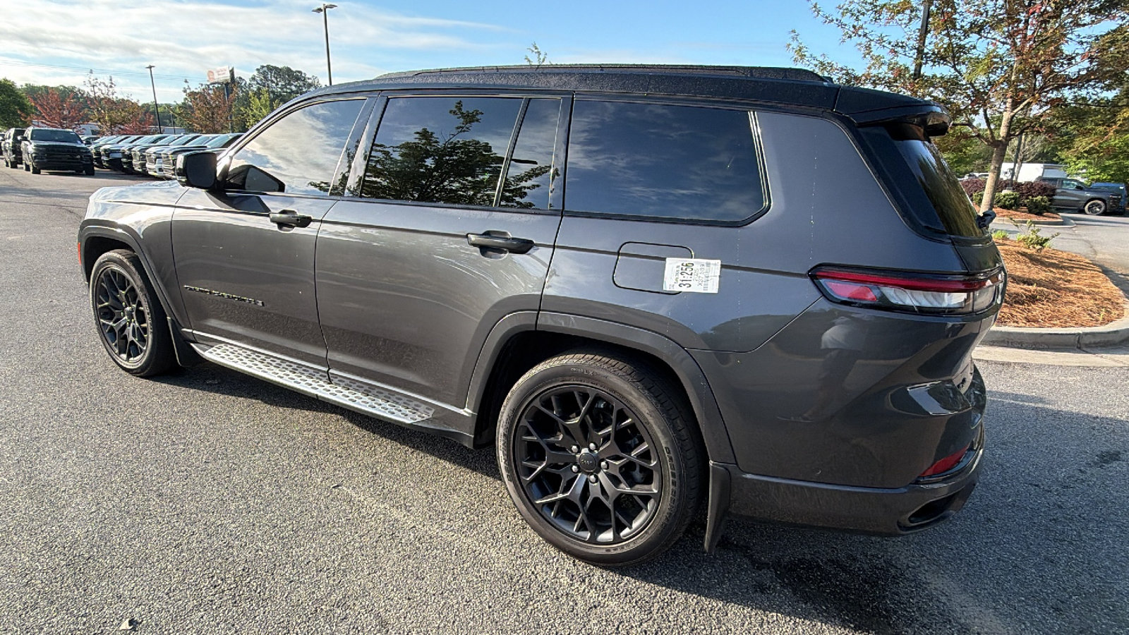 Used 2025 Jeep Grand Cherokee L Summit AWD/4WD image 10