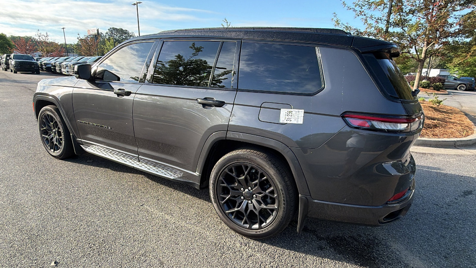 Used 2025 Jeep Grand Cherokee L Summit AWD/4WD image 10