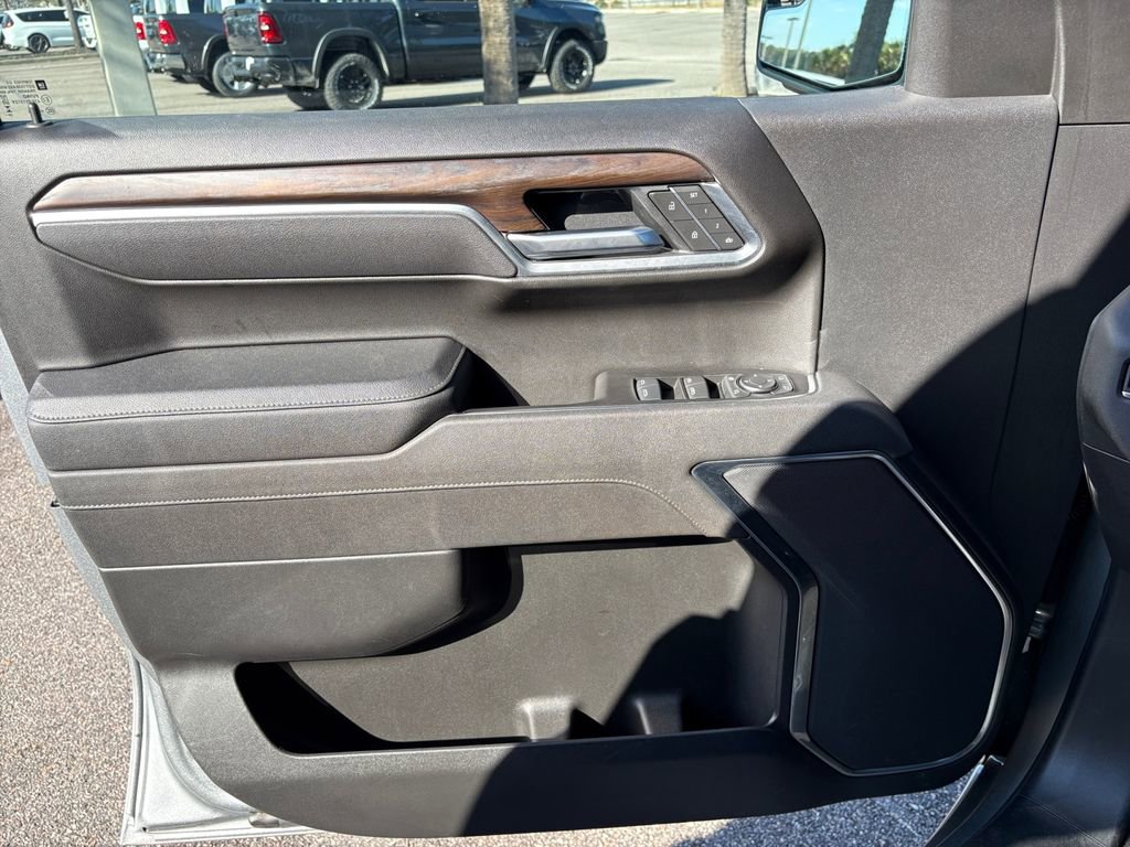 Used 2025 GMC Sierra 1500 SLT image 19