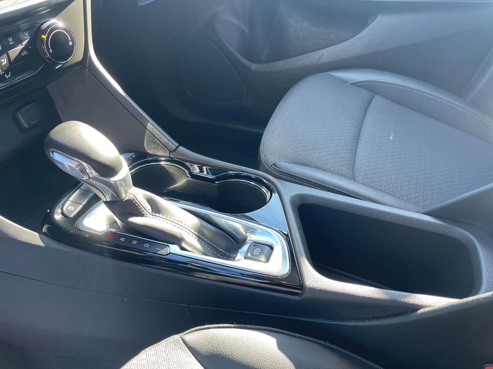 Used 2025 Buick Encore GX Preferred image 41