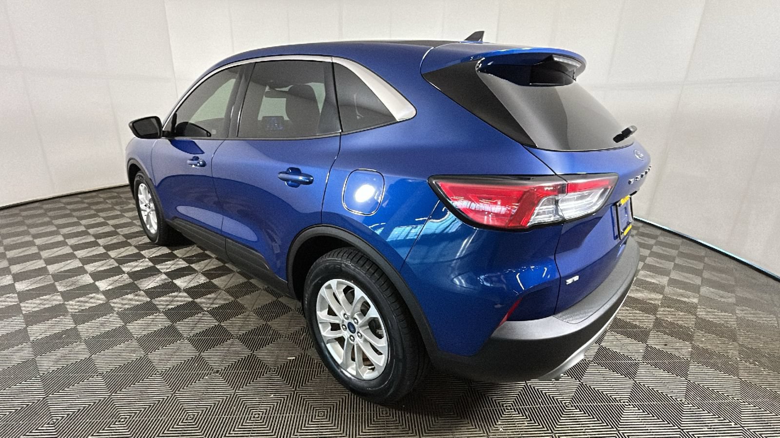 Used 2022 Ford Escape SE w/ Convenience Package FWD image 5