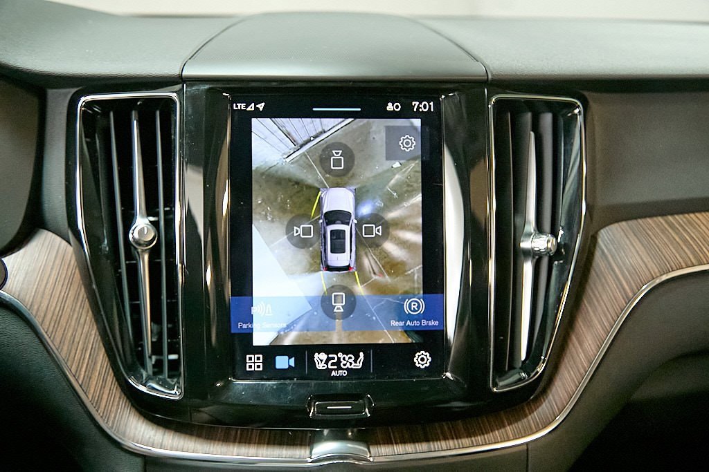 Certified 2023 Volvo XC60 T8 Plus image 27