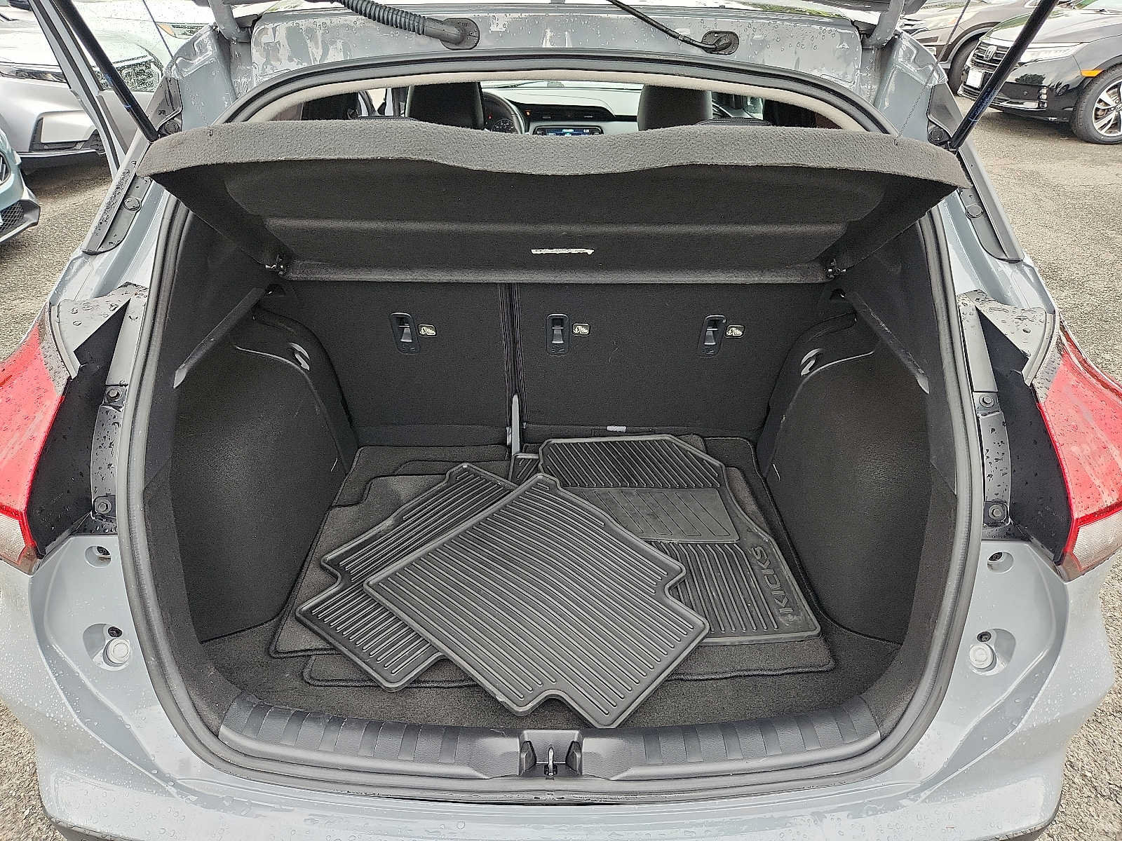 Used 2023 Nissan Kicks SR w/ SR Premium Package FWD image 27