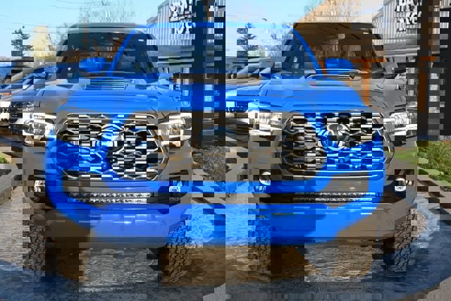 Used 2020 Toyota Tacoma TRD Sport w/ TRD Premium Sport Package image 2