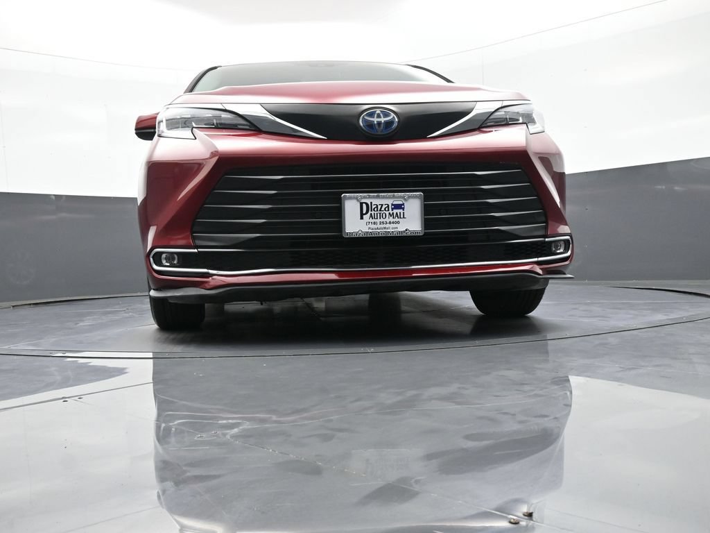 Certified 2022 Toyota Sienna XLE AWD/4WD image 29
