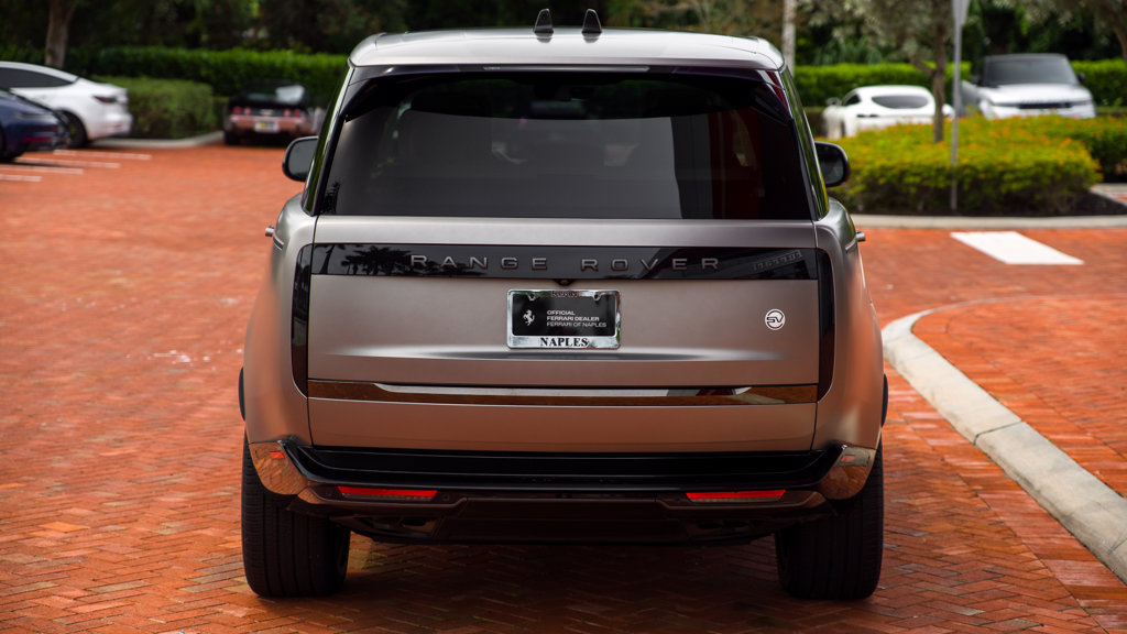 Used 2023 Land Rover Range Rover SV AWD/4WD image 6