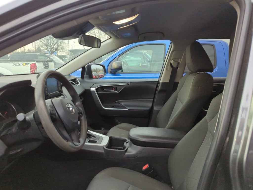 Used 2022 Toyota RAV4 XLE image 6