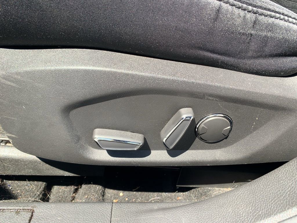 Used 2016 Ford Fusion SE image 14