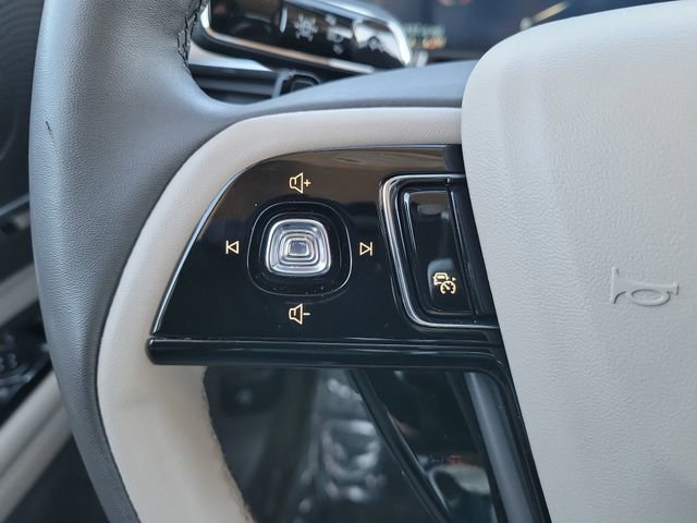 Certified 2023 Lincoln Corsair AWD w/ Equipment Group 101A image 13