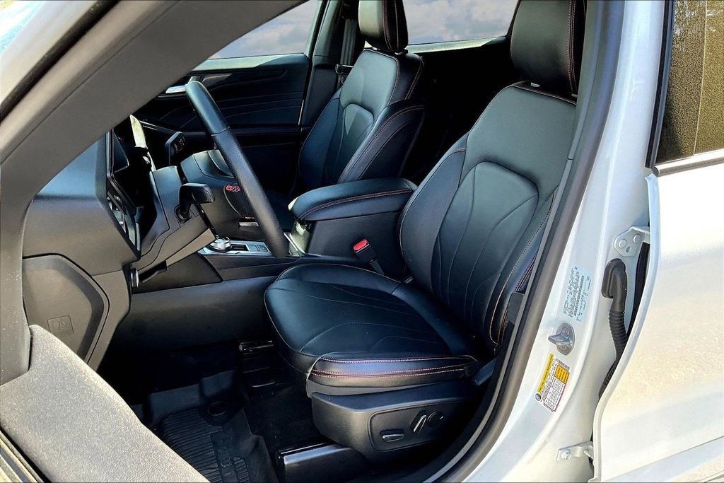 Used 2025 Ford Escape ST-Line Elite w/ Premium Technology Package image 23