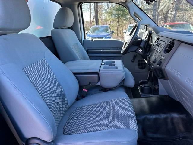 Used 2012 Ford F550 XL w/ Payload Upgrade Pkg image 19