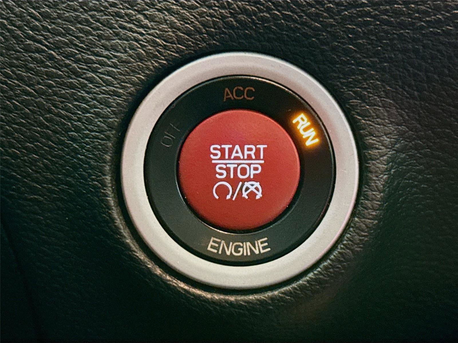 Used 2016 Dodge Challenger SRT Hellcat image 12