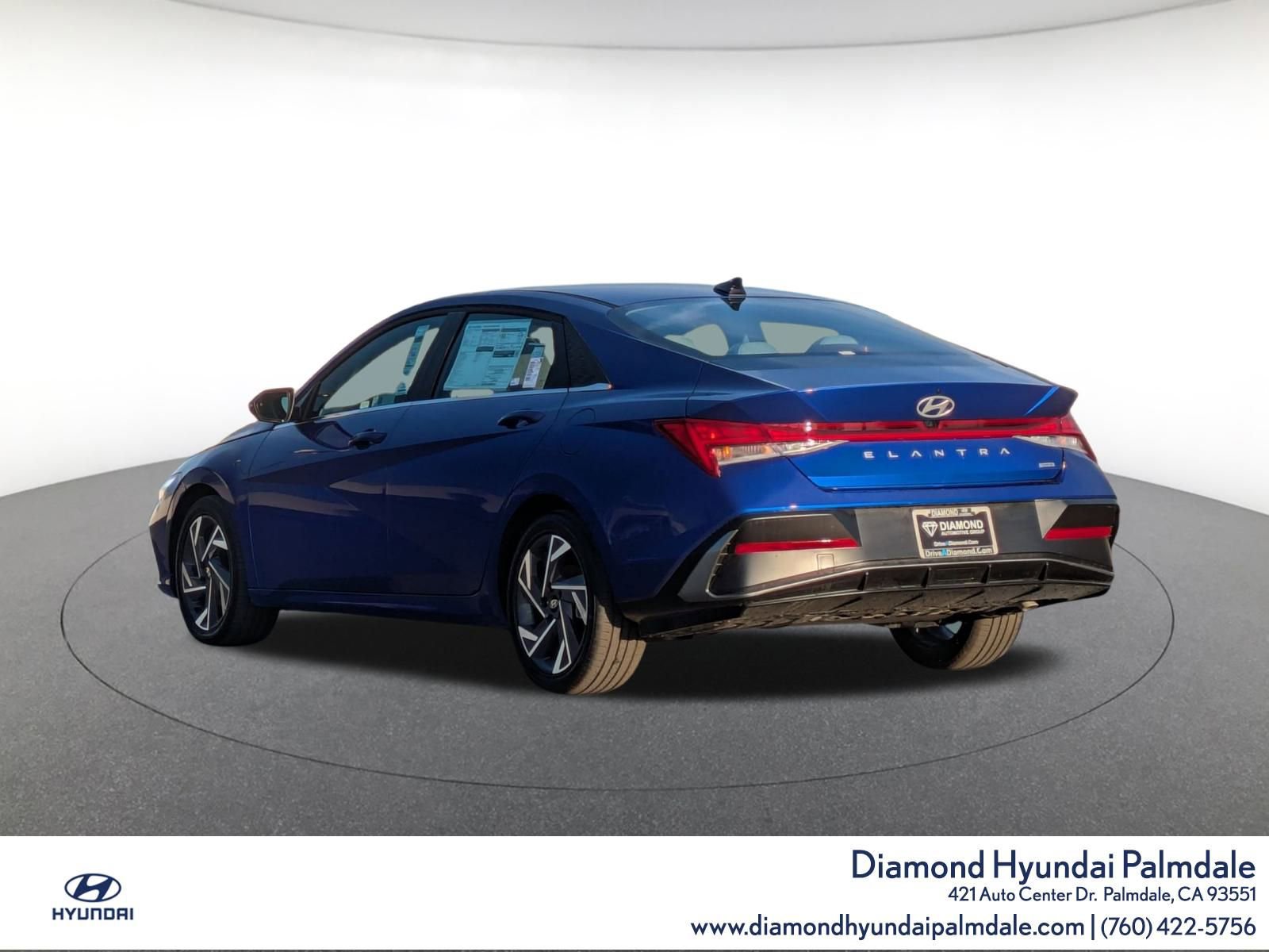 New 2025 Hyundai Elantra Limited image 4