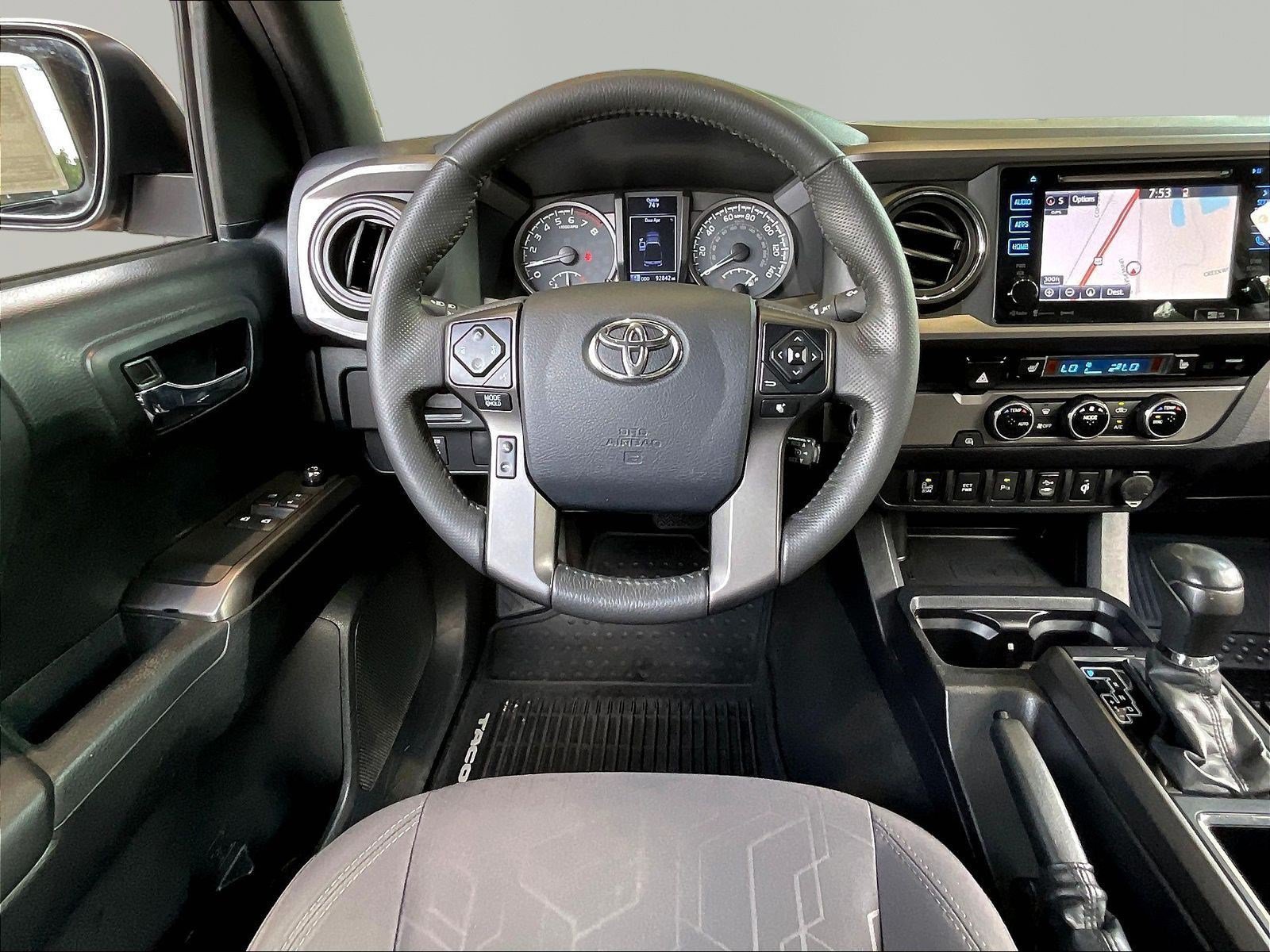 Used 2017 Toyota Tacoma SR5 RWD image 9