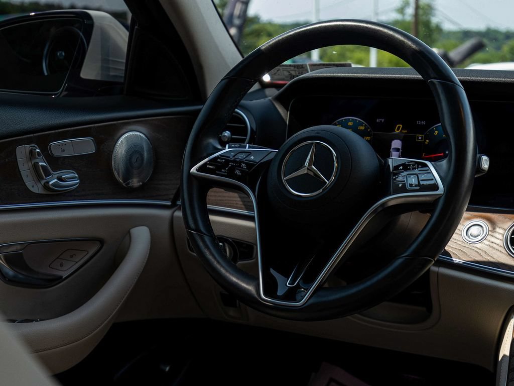 Used 2022 Mercedes-Benz E 350 4MATIC Sedan image 26