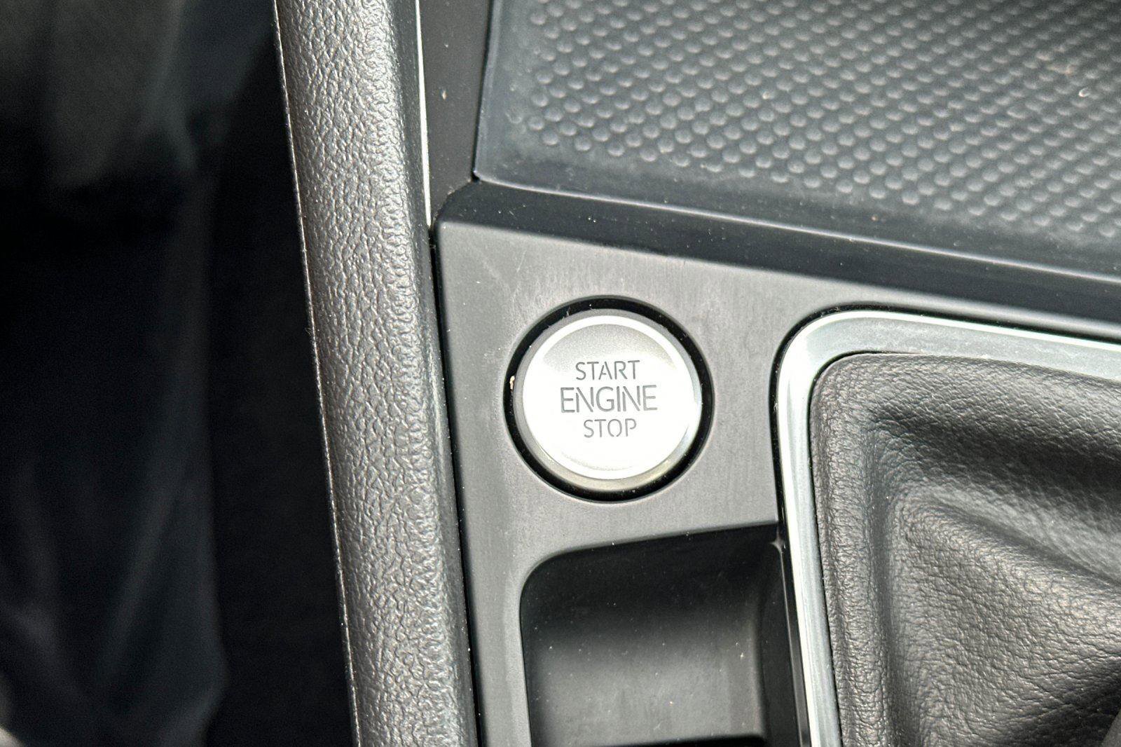 Used 2022 Volkswagen Jetta SE w/ Panoramic Sunroof Package image 20