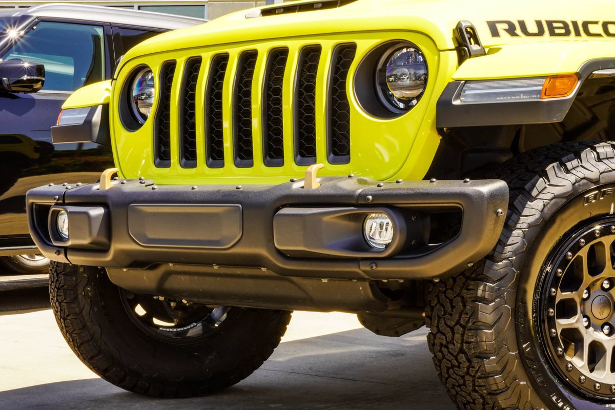 Used 2023 Jeep Wrangler Unlimited Rubicon 392 w/ Xtreme Recon 35" Tire Package AWD/4WD image 2