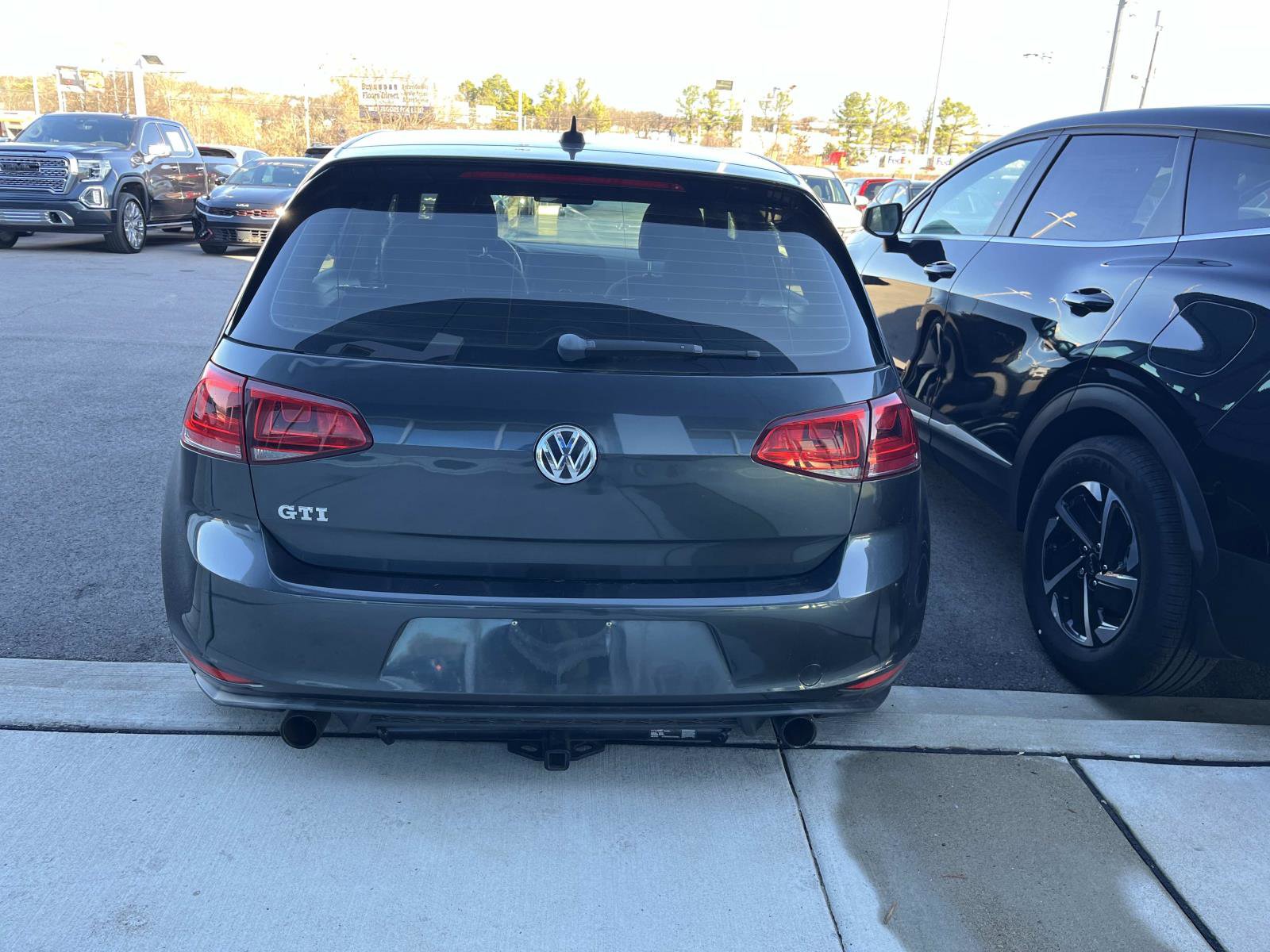 Used 2017 Volkswagen GTI Sport image 3