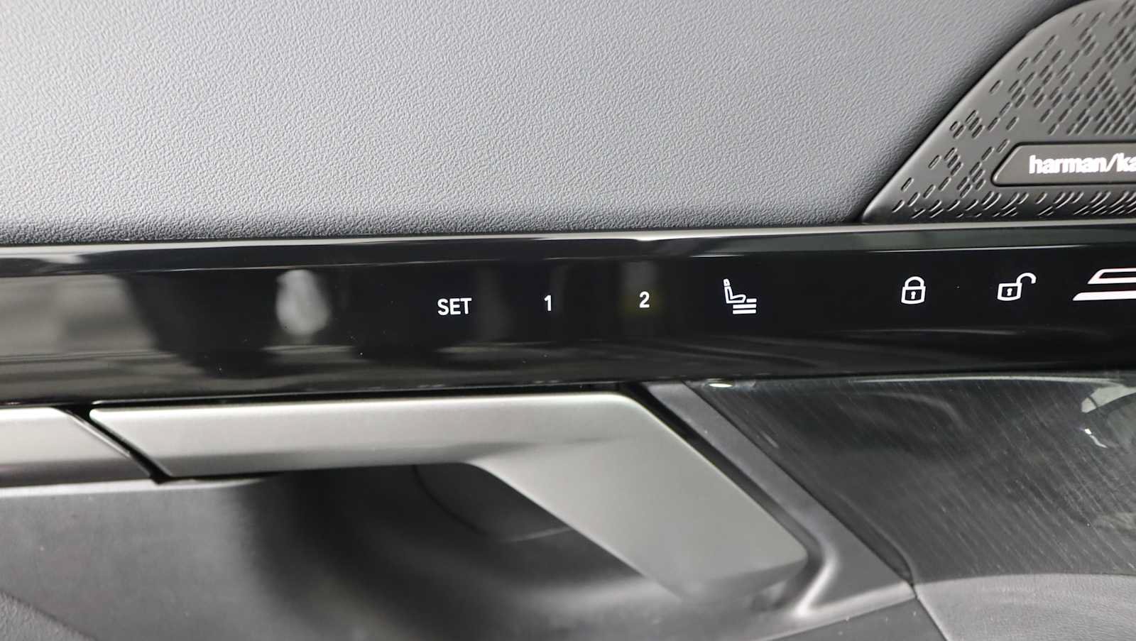 Used 2024 BMW 530i xDrive w/ Premium Package AWD/4WD image 19