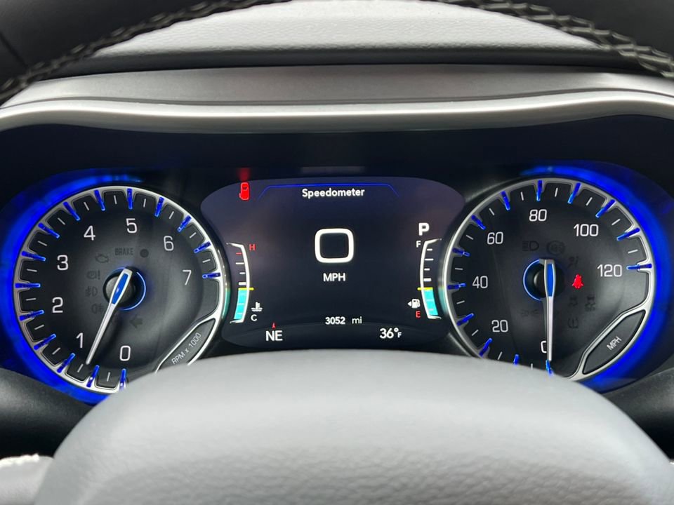 Used 2026 Chrysler Pacifica Select image 18