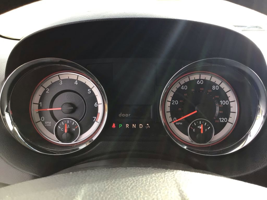 Used 2017 Dodge Grand Caravan SE image 16
