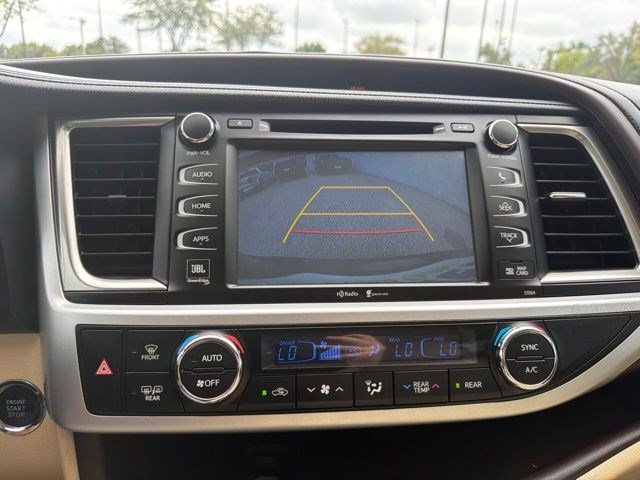 Used 2015 Toyota Highlander Limited AWD/4WD image 34