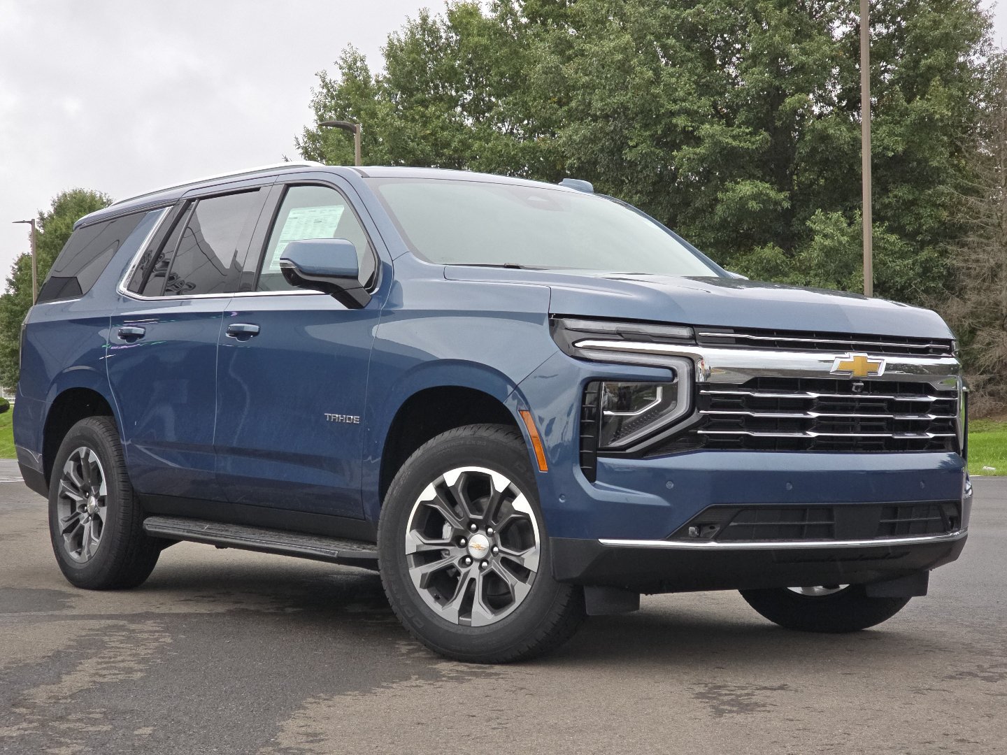 New 2026 Chevrolet Tahoe LT w/ Comfort Package AWD/4WD image 2