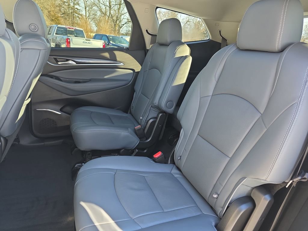 Used 2021 Buick Enclave Essence image 15