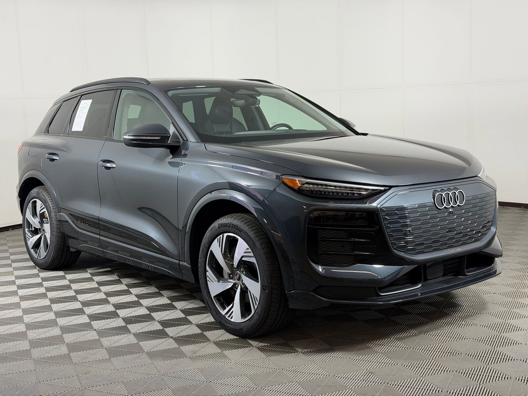 Used 2025 Audi Q6 e-tron Premium Plus w/ Premium Plus AWD/4WD image 7
