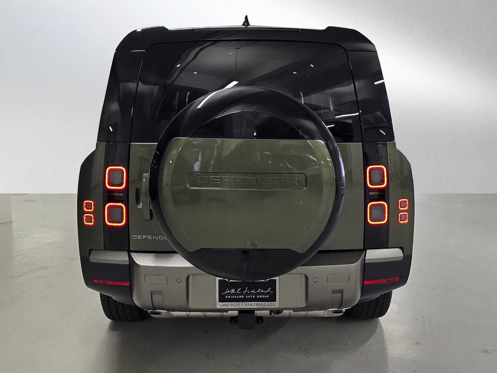 New 2026 Land Rover Defender 130 S AWD/4WD image 4
