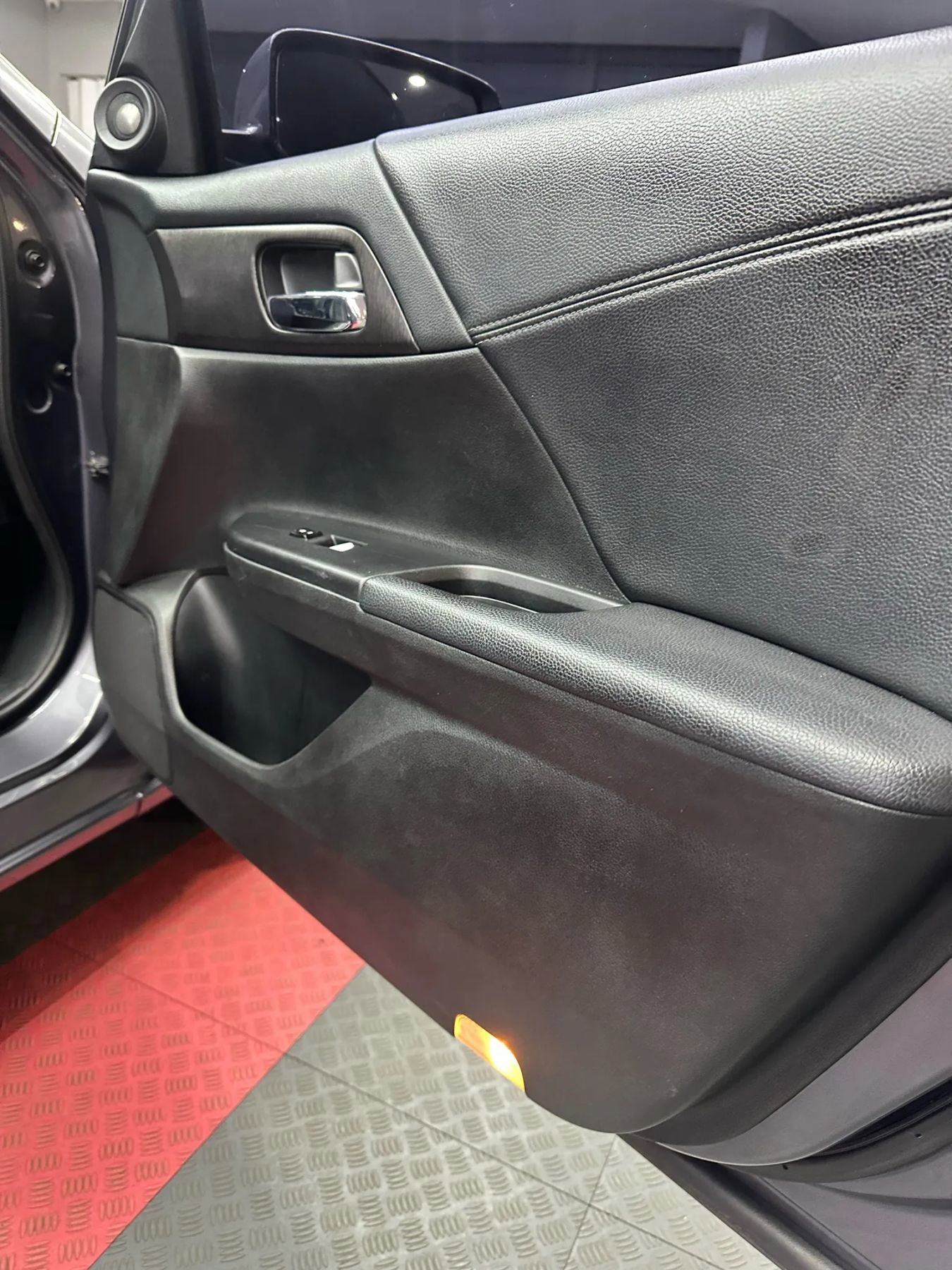 Used 2013 Honda Accord EX-L image 29