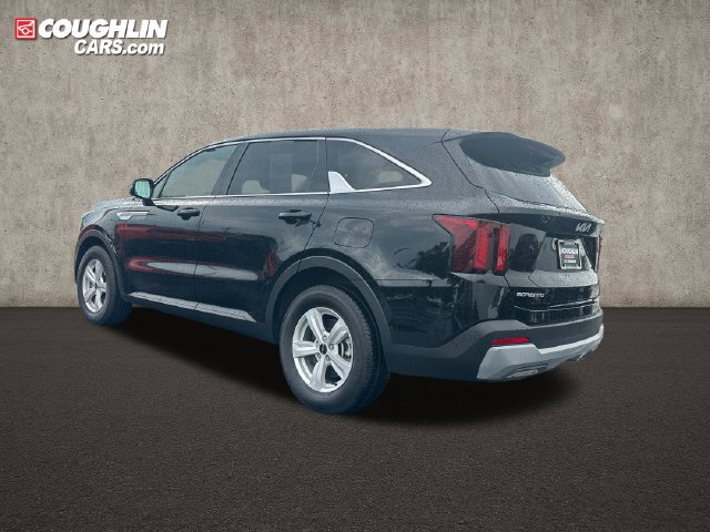 Used 2024 Kia Sorento LX FWD image 5