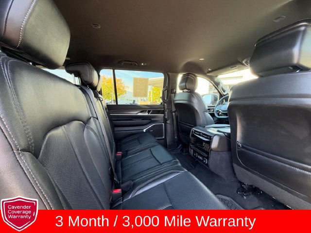 Used 2024 Jeep Wagoneer L Series II w/ Flexible Seating Group RWD image 30