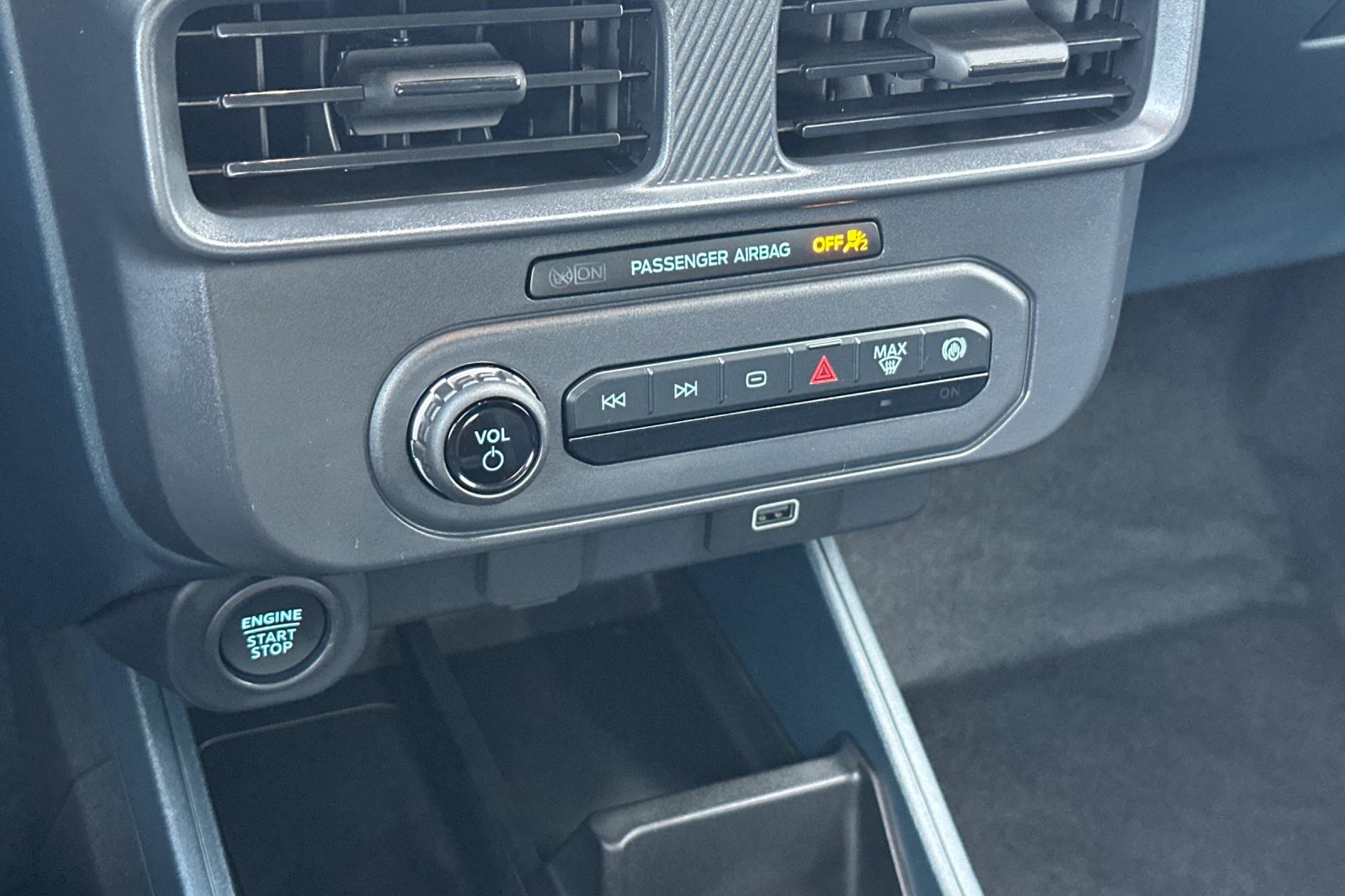 New 2026 Ford Maverick XLT w/ Black Appearance Package image 19